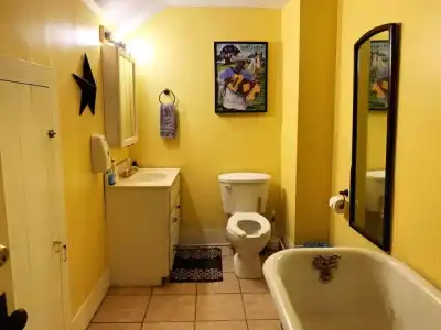 Blue Moon Guest House and Saloon - 25