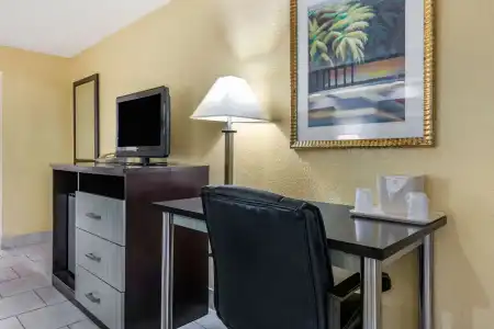 Clarion Inn Orlando International Drive - ICON Park - 40