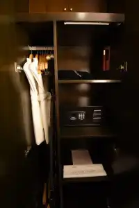 Best Western Chinatown - 93