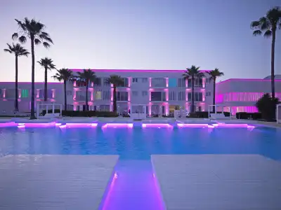 So White Beach Resort - 9