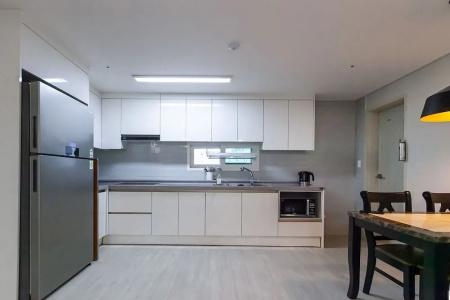 Dynamic Guesthouse - 13