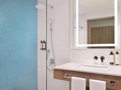 Mercure Dubai Gold District - 16