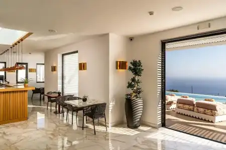 Cresanto Luxury Suites - 37
