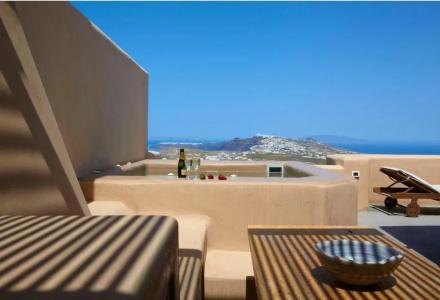 Voreina Gallery Suites - 60
