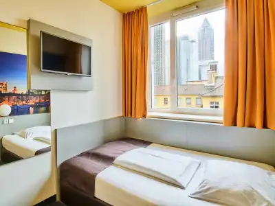 B&B Frankfurt-Hbf - 3