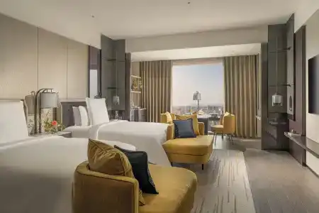 Four Seasons At Centre - 94