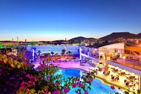 Tropicana Beach - 17