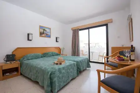 Cosmo Napa Boutiuqe - 4