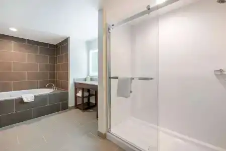 MainStay Suites Denver International Airport - 9