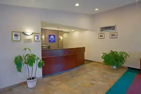 Americas Best Value Inn Lansing - 1