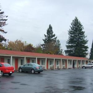 Red Carpet Inn Medford - 11