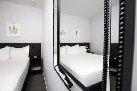 The Metrotel Motel - 35