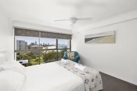 Gemini Court Holiday Apartments - 195