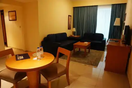 Golden Tulip Sharjah Apartments - 38