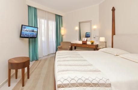 Alexander the Great Beach - 104