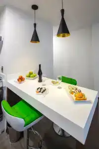 FlowSuites WTC - 7