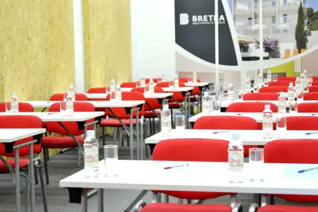 Bretia Apartments - 14