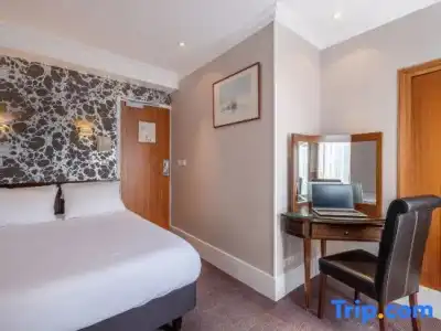 London - 100