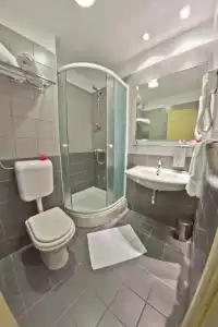 Newly Renovated Kastil - 58