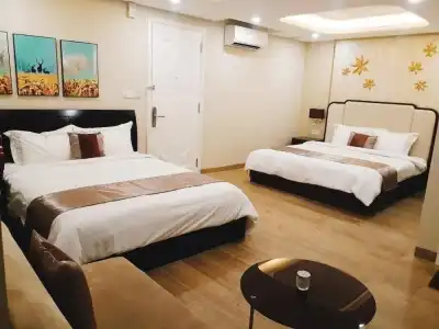 Golden Tree & Apartment - 6