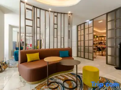 The 7, Suites, Studios & Apartments - 1