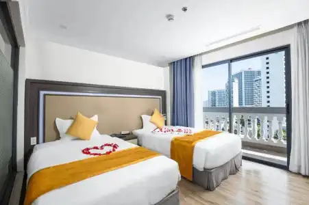 Seven Seas and Apartment - 102