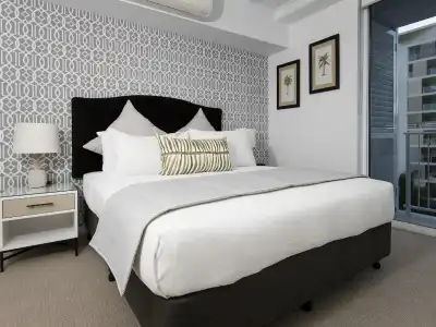 Riviera Mackay - 1