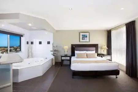 Comfort Inn On Raglan - 42