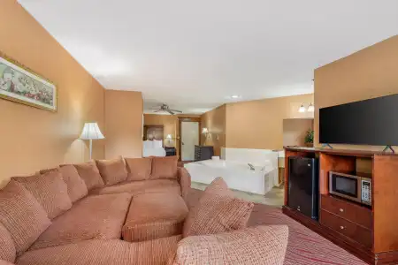 Quality Inn Eureka Springs South - 29