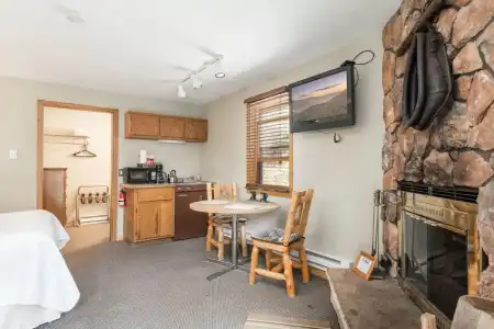 4 Seasons Inn on Fall River - 109