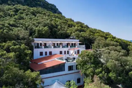 Enis Monte Maccione - 24