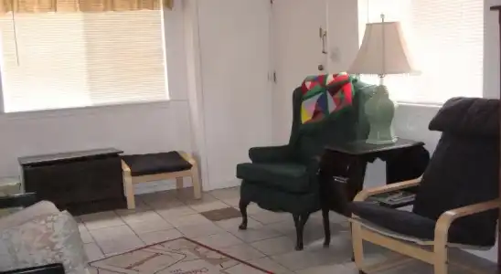 Mon Ami Bed and Breakfast - 12