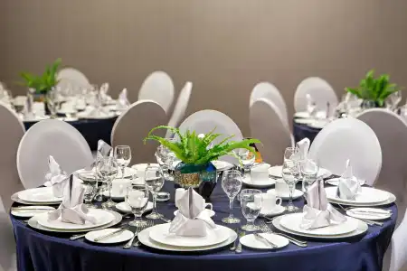 DoubleTree by Hilton Toronto Airport - 30