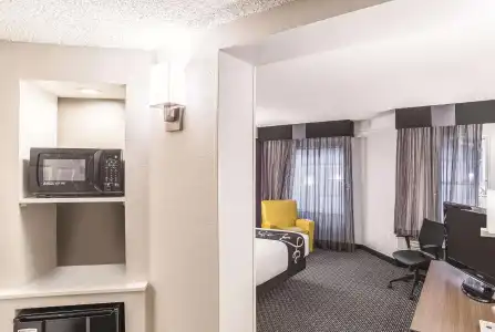 La Quinta Inn & Suites Flagstaff - 35