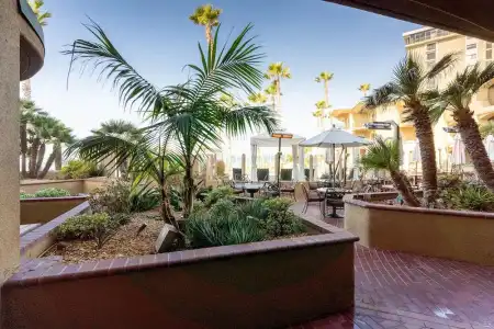 Pacific Terrace - 96