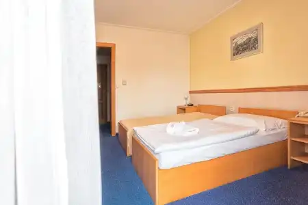 Carl Inn - 4