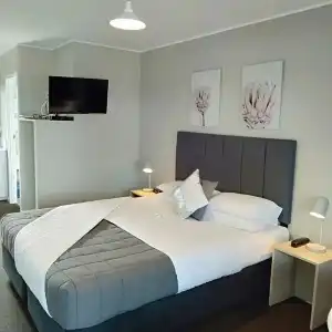 Albatross Motel - 120