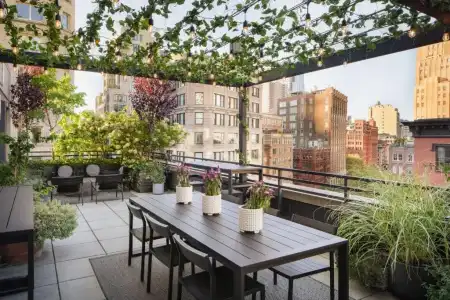 Smyth Tribeca - 122