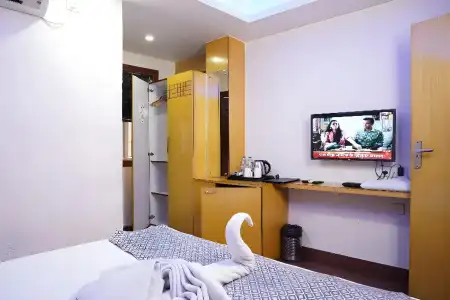 Emirates - 22