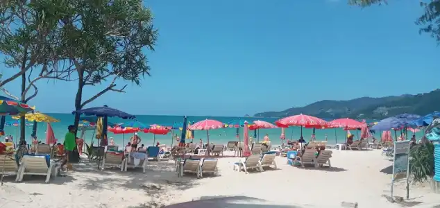 Island Patong Beachfront Apartments - 11