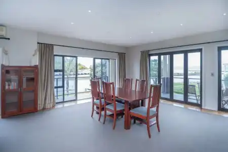 Boutique at Portside - 24