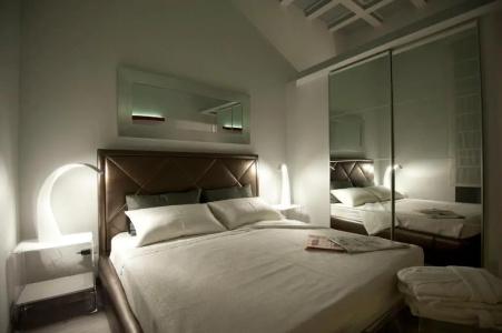 Luxury on the River - 100