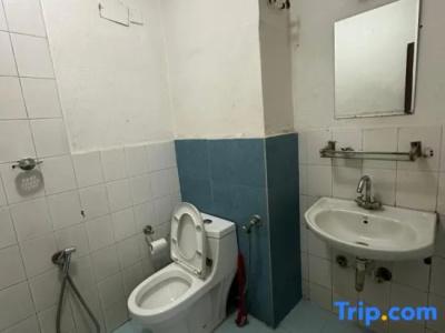 Om Tara Guest House - 35