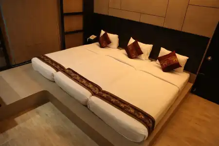 Boss Suites Nana - 8