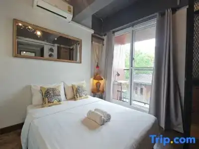 33 Poshtel - 36