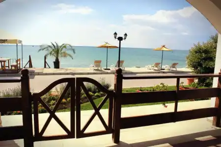 White Coast Beach Apartments - 15