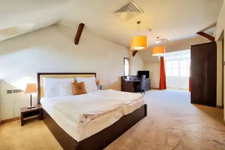 Ipoly Residence Executive Suites - 4