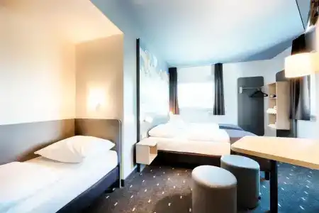 Moxy Berlin Airport - 46