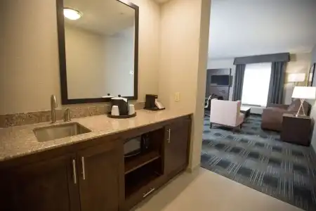 Hampton Inn & Suites Oklahoma City Airport - 56