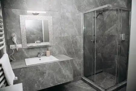Zolota Pava - 44